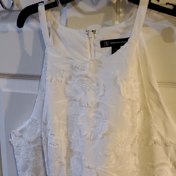 White applique dress.  Beautiful. - Picture 2 of 5
